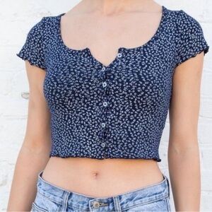 BRANDY MELVILLE FLORAL NAVY BLUE CROPPED BUTTON UP (one size fits all) fits xs/m